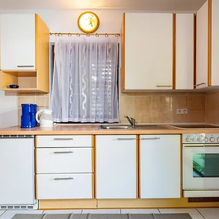 アパート 1 Bedroom In ロバニスカ