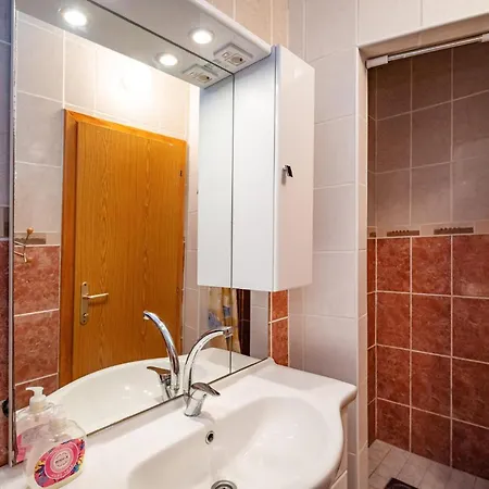 1 Bedroom In Rovanjska