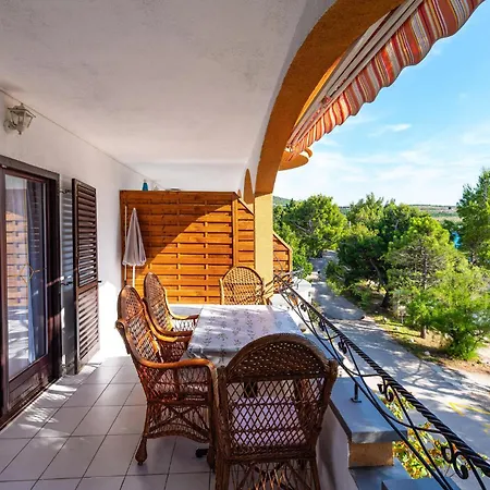 1 Bedroom In * ロバニスカ