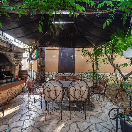 1 Bedroom In ロバニスカ