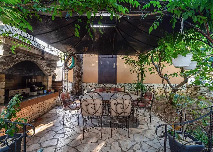 1 Bedroom In Rovanjska